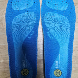 시다스 3 feet MID L 사이즈 판매합니다.