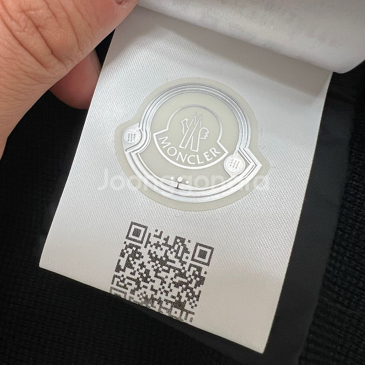 [블랙 L/새상품급] 몽클레어 김현우 니트패딩 트리콧 풀구성--6