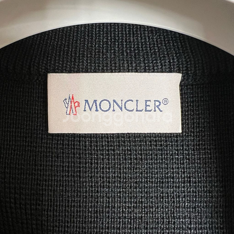 [블랙 L/새상품급]22F/W몽클레어 김현우 니트패딩 트리콧 풀구성--1