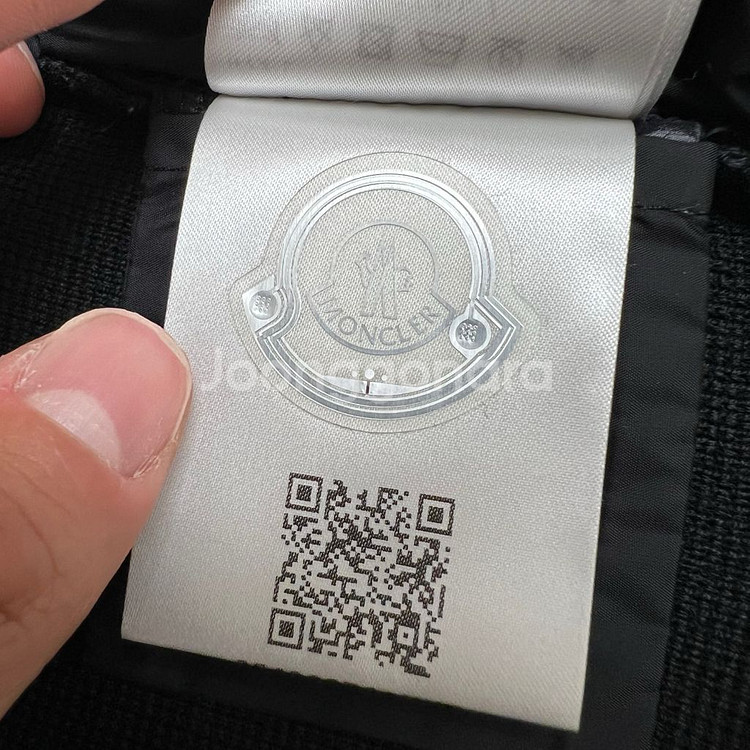 [블랙 L/새상품급]22F/W몽클레어 김현우 니트패딩 트리콧 풀구성--6