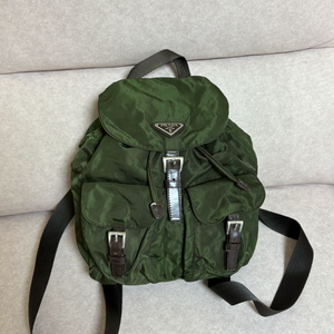 프라다 포코노 나일론 백팩 카키 스몰