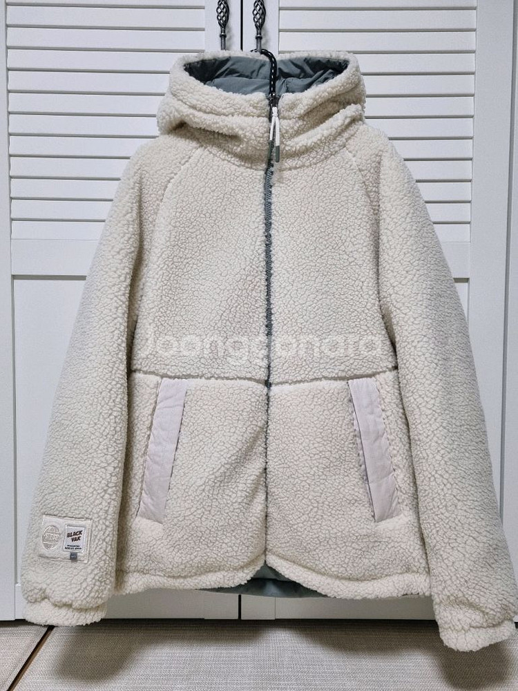 (거의새옷상태)블랙야크 마카롱 리버서블 다운점퍼.95.크림색--0