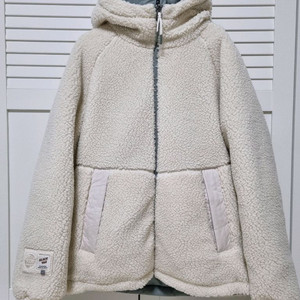 (거의새옷상태)블랙야크 마카롱 리버서블 다운점퍼.95.크림색