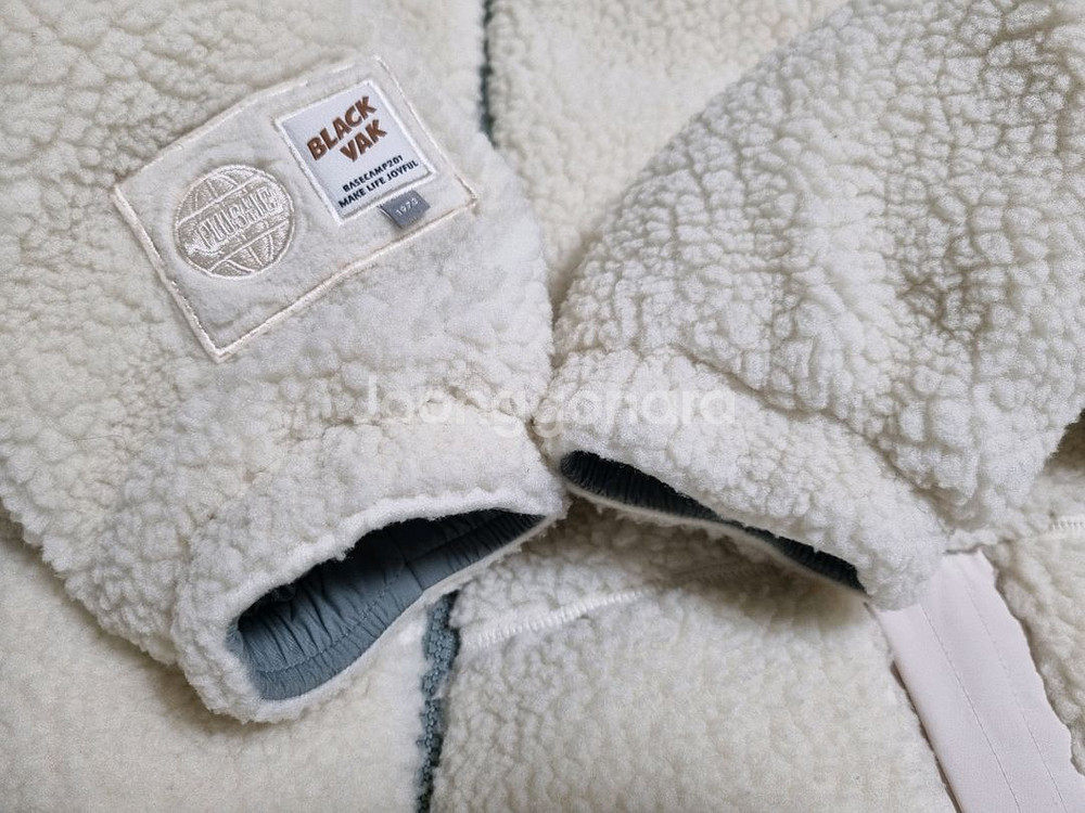 (거의새옷상태)블랙야크 마카롱 리버서블 다운점퍼.95.크림색--5