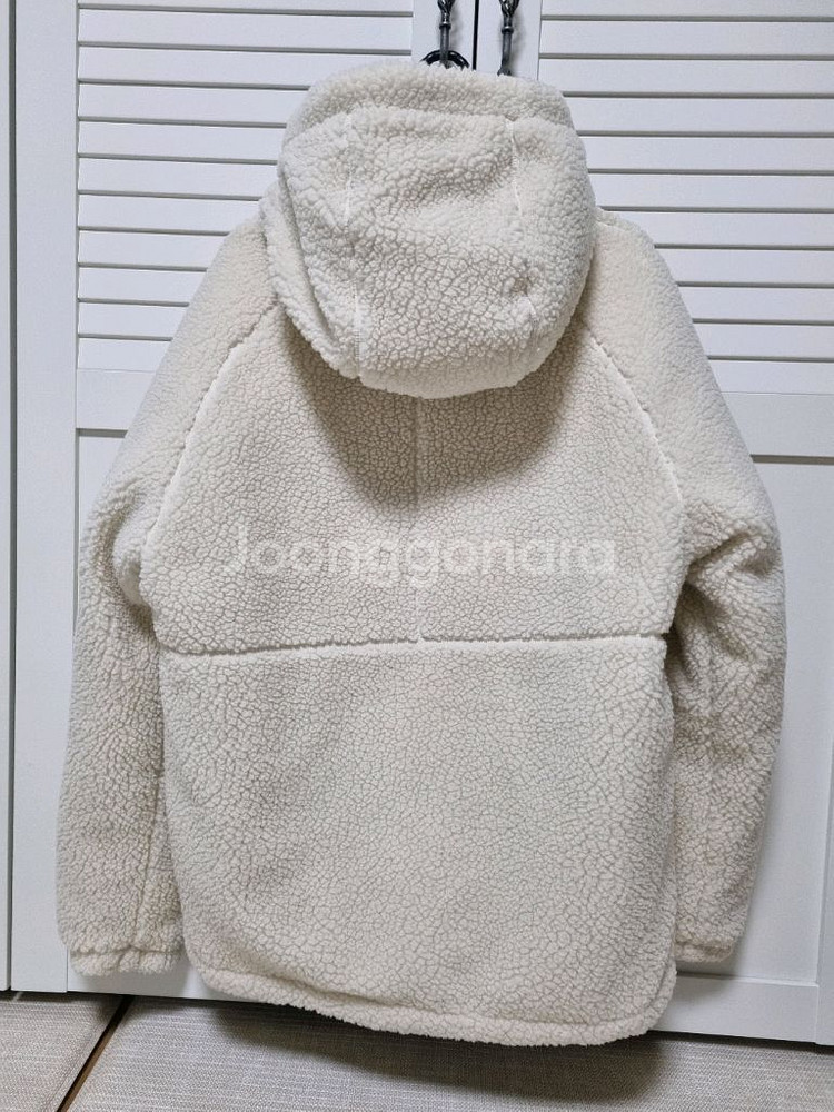 (거의새옷상태)블랙야크 마카롱 리버서블 다운점퍼.95.크림색--1