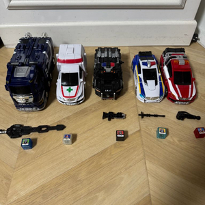 헬로카봇 펜타스톰X (로봇 별 큐브 및 무기포함)