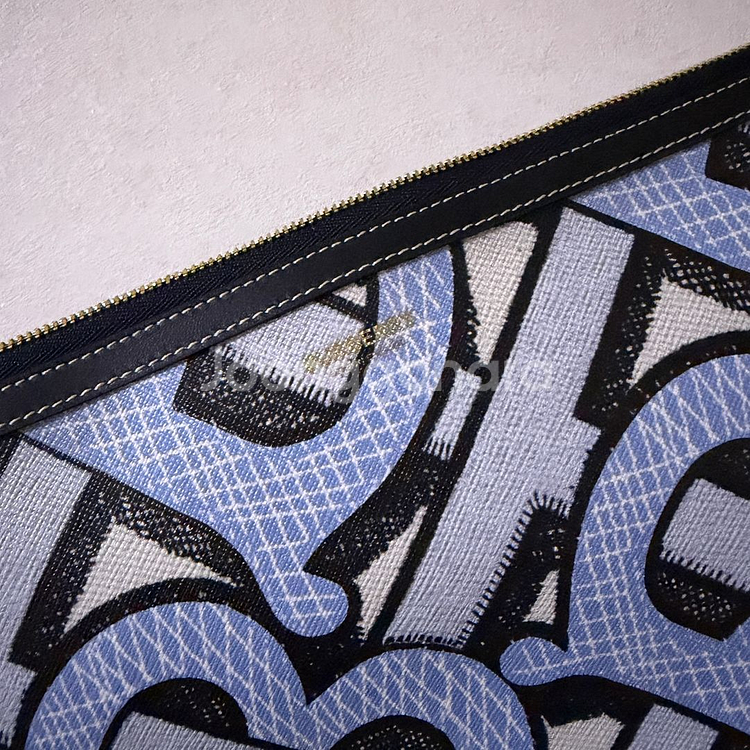 버버리 로고 패턴 클러치백--4