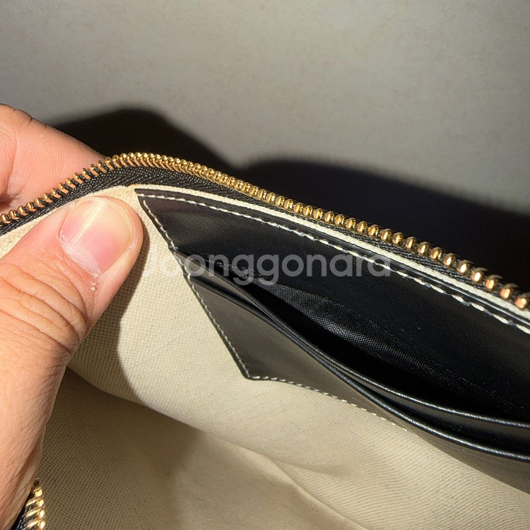 버버리 로고 패턴 클러치백--7