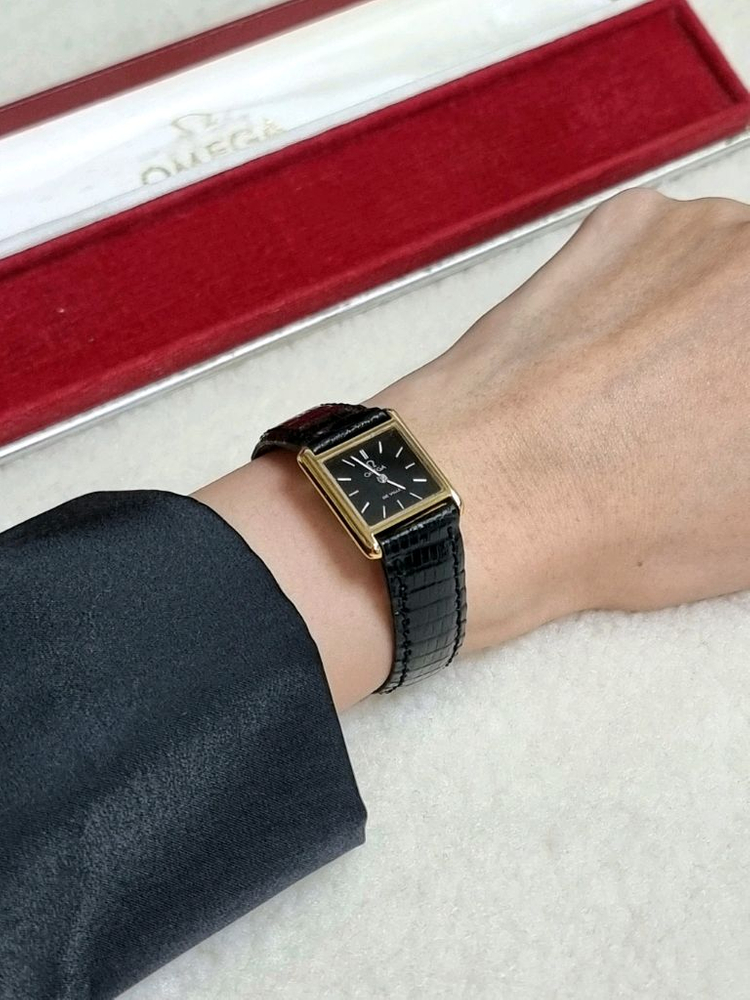 오메가 드빌 탱크 블랙 다이얼 핸드와인딩 여성 시계--6