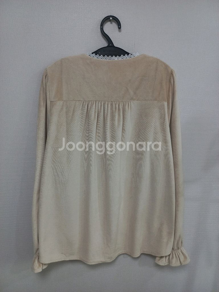 빅사이즈 벨벳 블라우스 라이트베이지--1