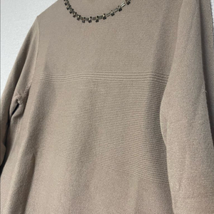 에네스 비즈 장식 니트 티셔츠