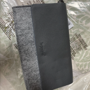 라프레리 파우치