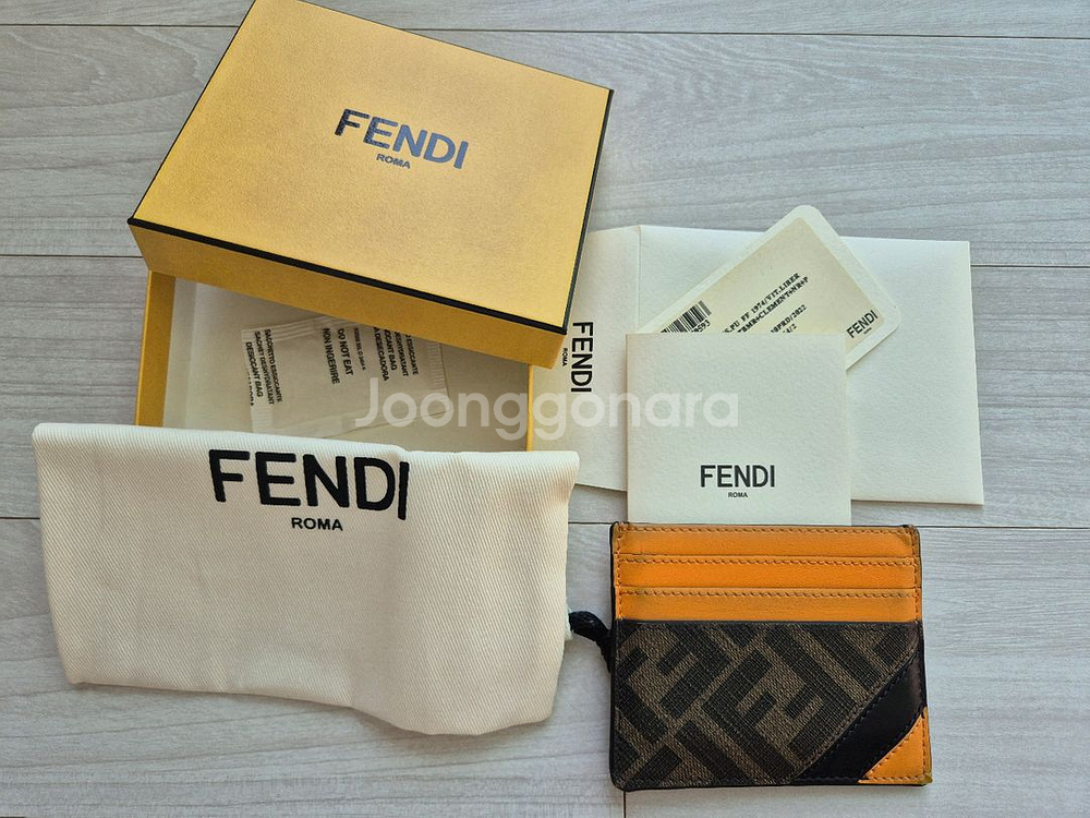 펜디 중고 카드지갑 판매--0