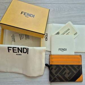 펜디 중고 카드지갑 판매