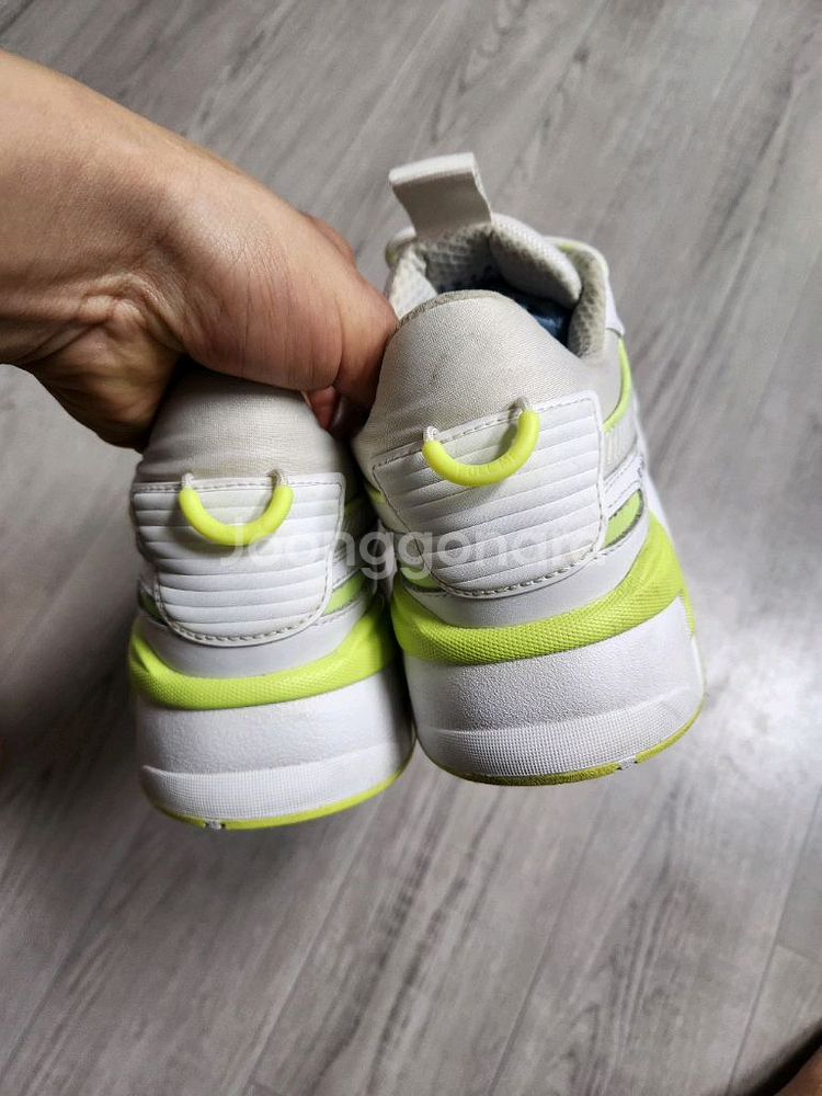 푸마 런닝화 270--6