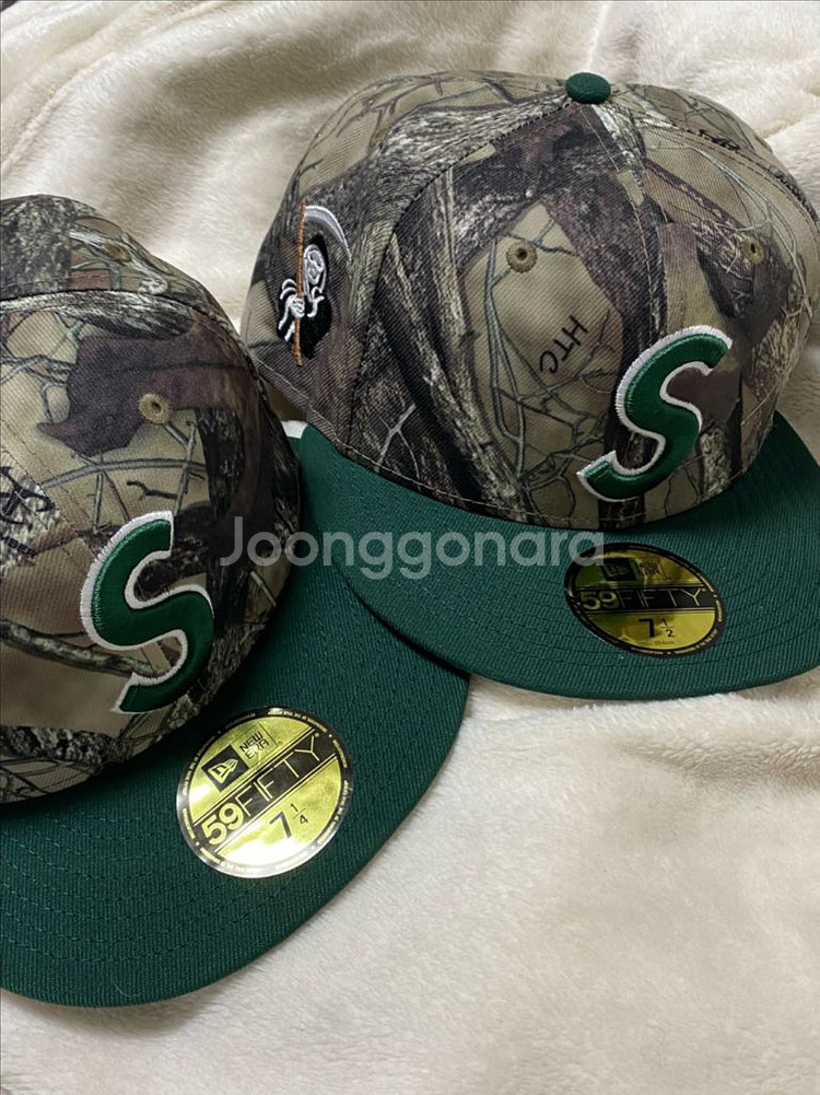 슈프림 뉴에라 카모 스냅백 모자--1