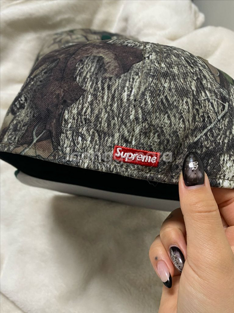 슈프림 뉴에라 카모 스냅백 모자--4