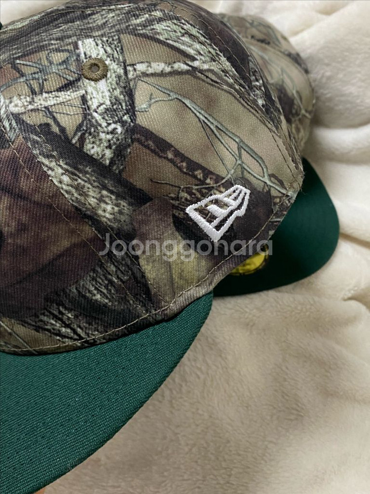 슈프림 뉴에라 카모 스냅백 모자--3