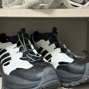 아디다스 스니커 샌들 코어 화이트