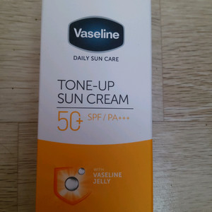 바세린 톤업 선크림 새상품 판매합니다.