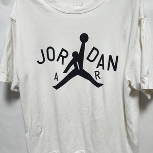 조던 x 니나 샤넬 애브니 티셔츠 (M사이즈)