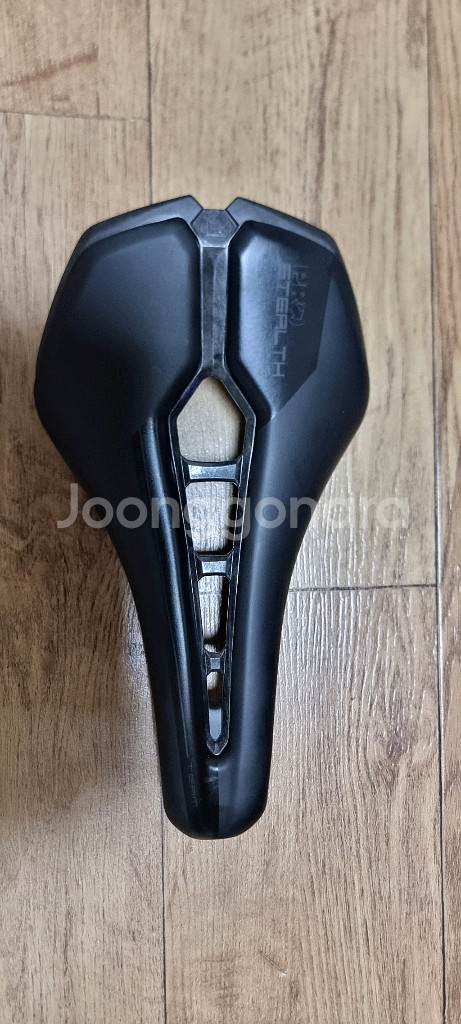 시마노 프로 스텔스 팀 커브드 안장 (142mm)--0