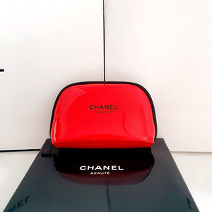 샤넬 파우치 레드 에나멜 반달파우치