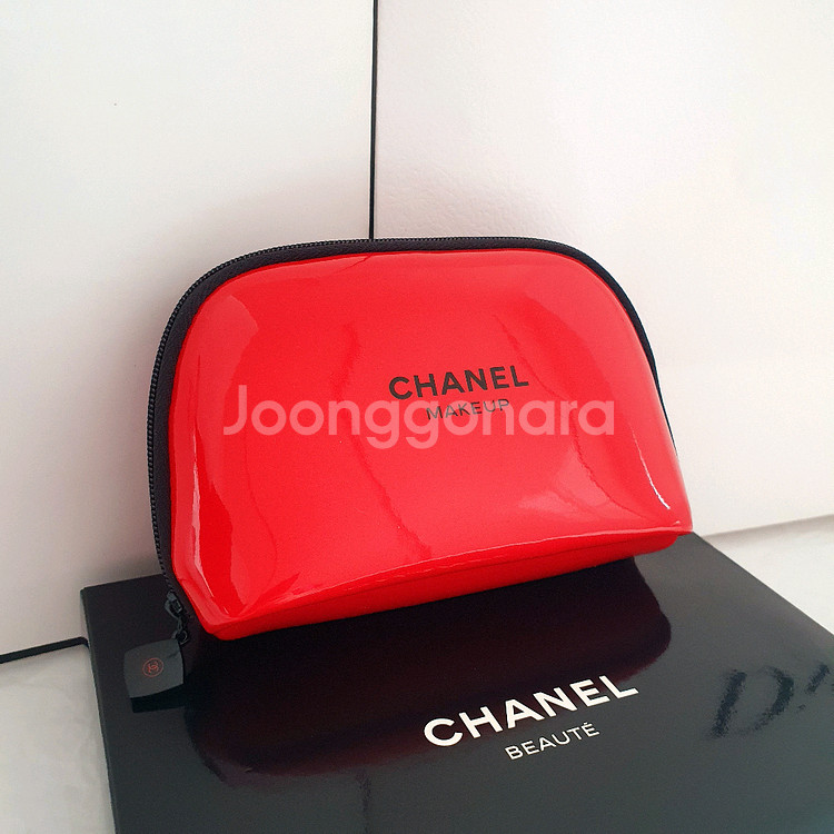 샤넬 파우치 레드 에나멜 반달파우치--1