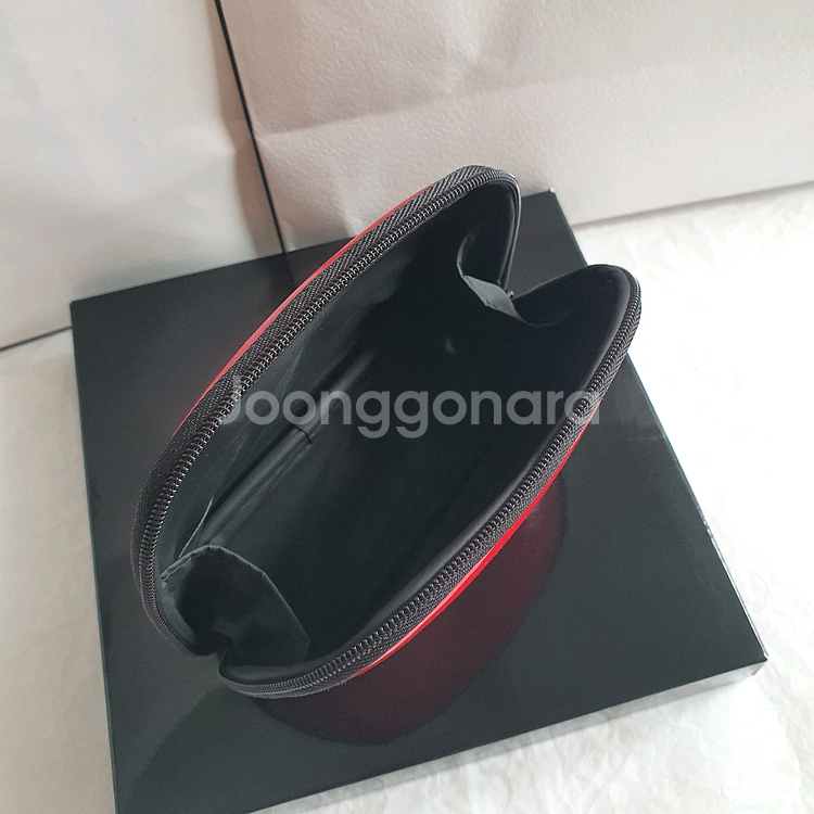 샤넬 파우치 레드 에나멜 반달파우치--4