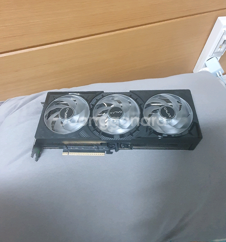 갤럭시 RTX 5080 그래픽카드 판매. 직거래 전남권--1