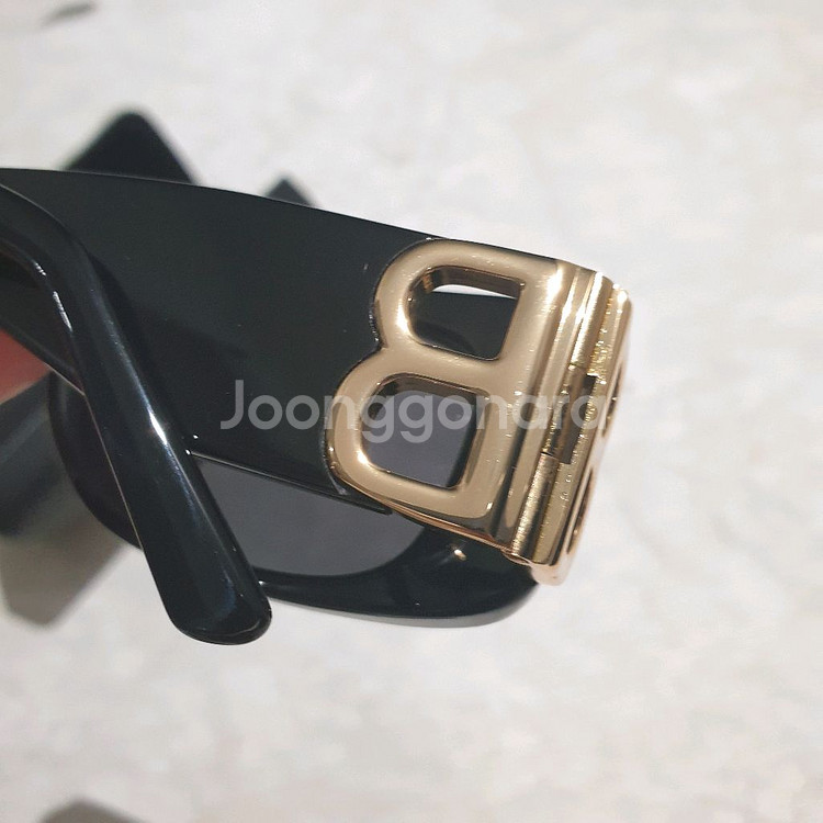 발렌시아가 렉탱글 선글라스 BB0096S--3