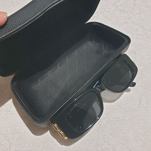 발렌시아가 렉탱글 선글라스 BB0096S