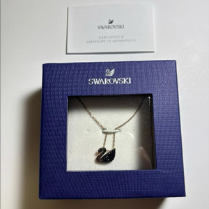 스와로브스키 블랙 스완 목걸이