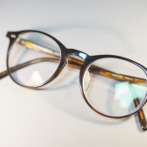 올리버피플스 릴리 48mm 호피 안경테 판매합니다.