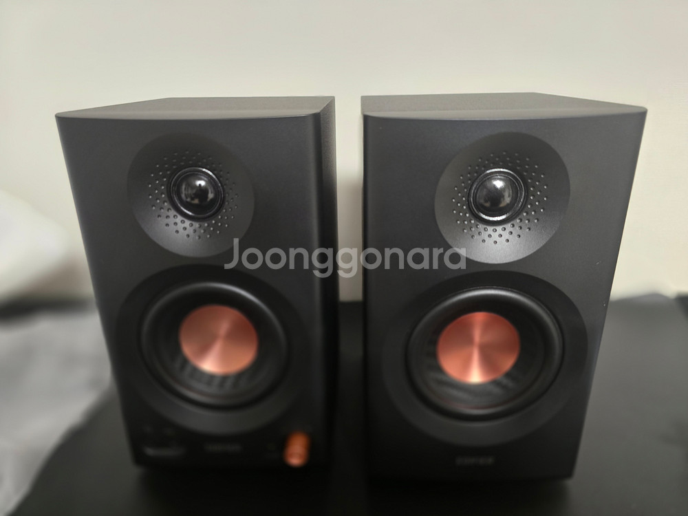 에디파이어 mr3 스피커 팝니다~--1