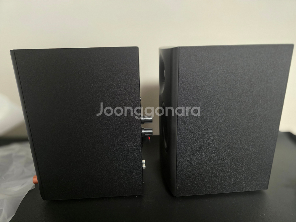 에디파이어 mr3 스피커 팝니다~--2