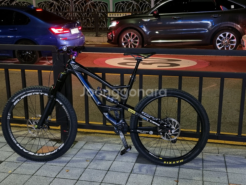 yt카프라 17년식 카본풀샥 mtb--2