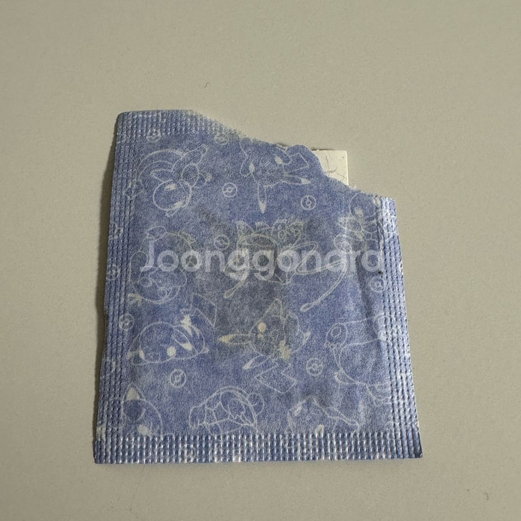 피카츄로 변신한 메타몽 포켓몬 띠부씰--1