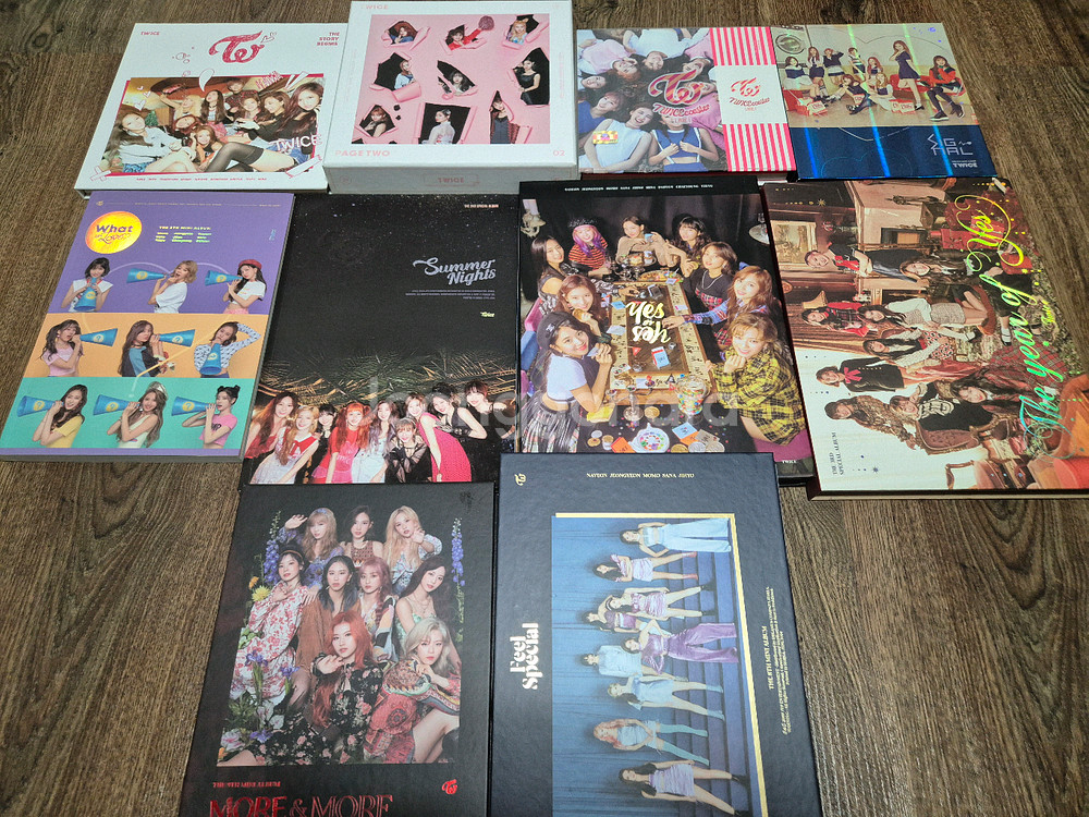 트와이스 앨범, 화보집--2