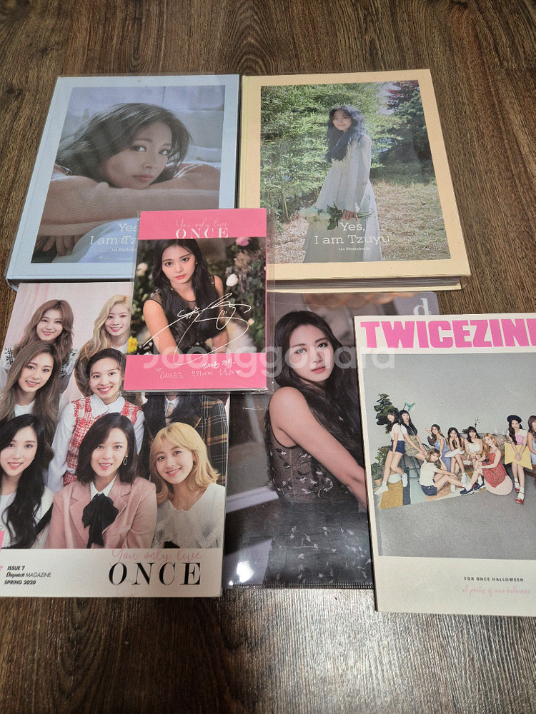 트와이스 앨범, 화보집--3