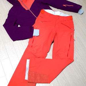 아토믹 여성 스키복