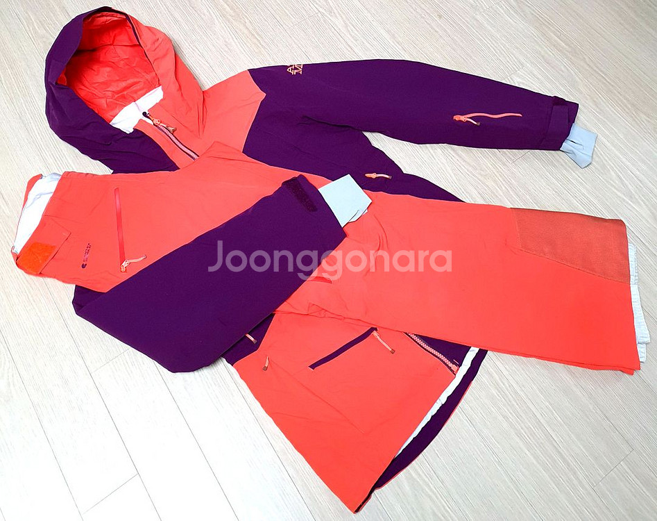 아토믹 여성 스키복--5