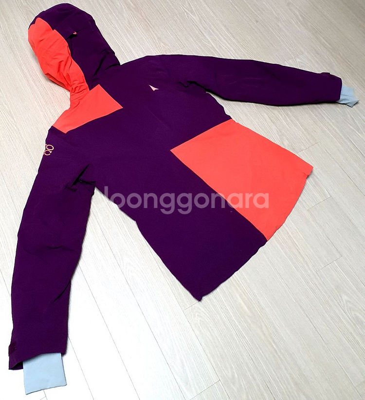 아토믹 여성 스키복--3