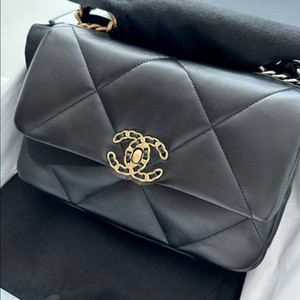 샤넬 19백 금장 미듐