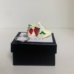 뽑기상품) 구찌 딸기 신발 미니어쳐 키링