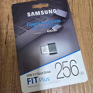 미개봉 삼성 USB 3.1 FIT Plus 256GB 34,000원에 팔아요.
