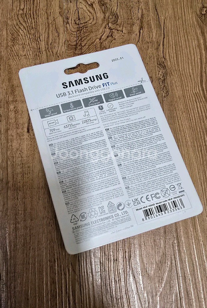 미개봉 삼성 USB 3.1 FIT Plus 256GB 34,000원에 팔아요.--1