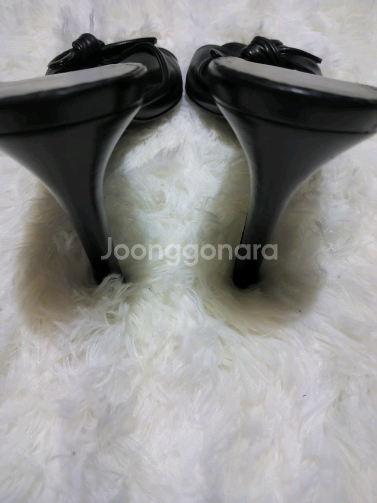 버버리여성 블랙 레더 뮬36(정품)--7