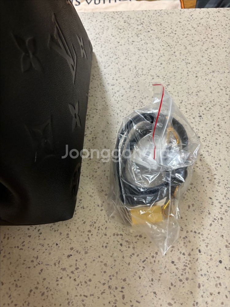 루이비통 온더고 mm 새상품--5