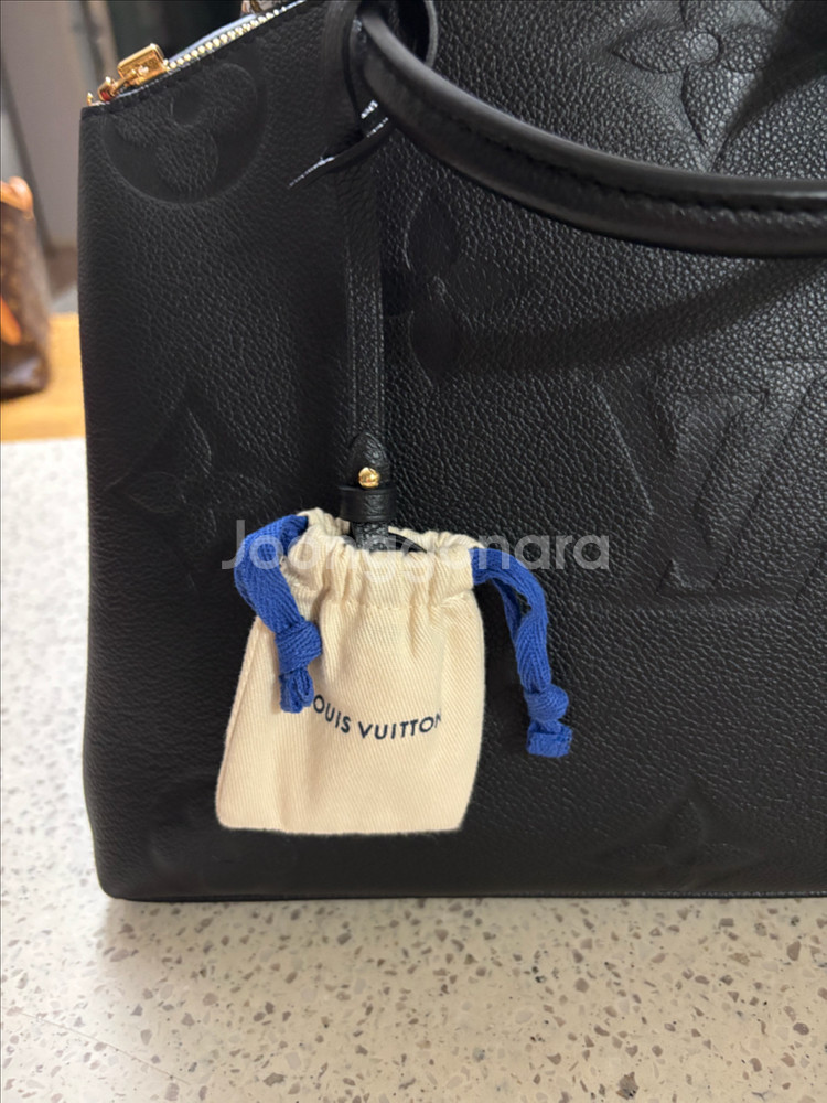 루이비통 온더고 mm 새상품--6